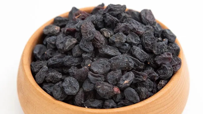 کشمش سیاه مویز + قیمت خرید، کاربرد، مصارف و خواص